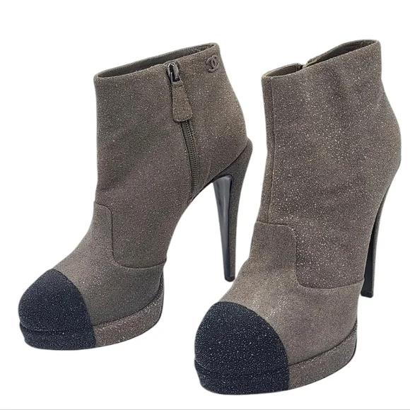 CHANEL CC Logo Cap Toe Suede Platform Ankle Boots Two Tone Booties Gray 40 - Picture 4 of 15